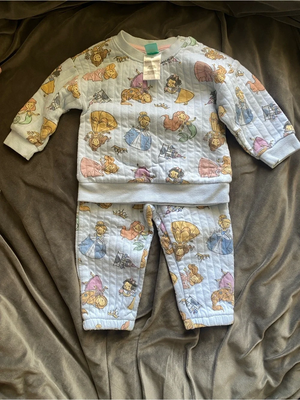 Bundle of Girl clothes 12-18 months
